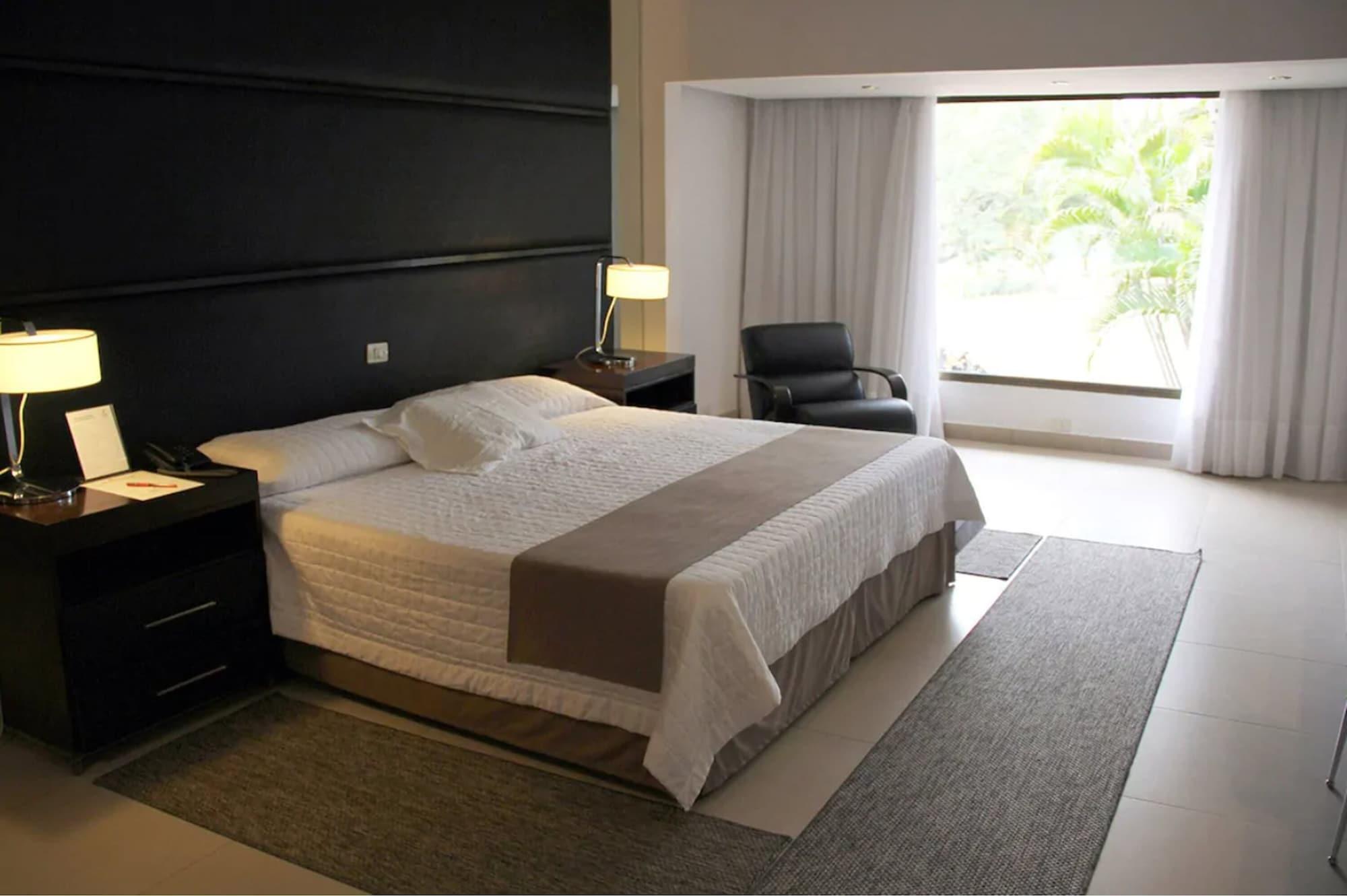 Yacht & Golf Club Paraguayo, A Tribute Portfolio Resort Lambare ภายนอก รูปภาพ