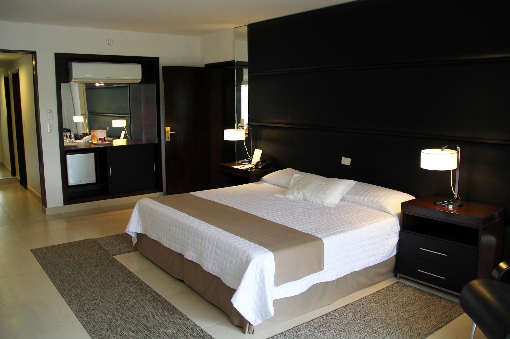 Yacht & Golf Club Paraguayo, A Tribute Portfolio Resort Lambare ภายนอก รูปภาพ