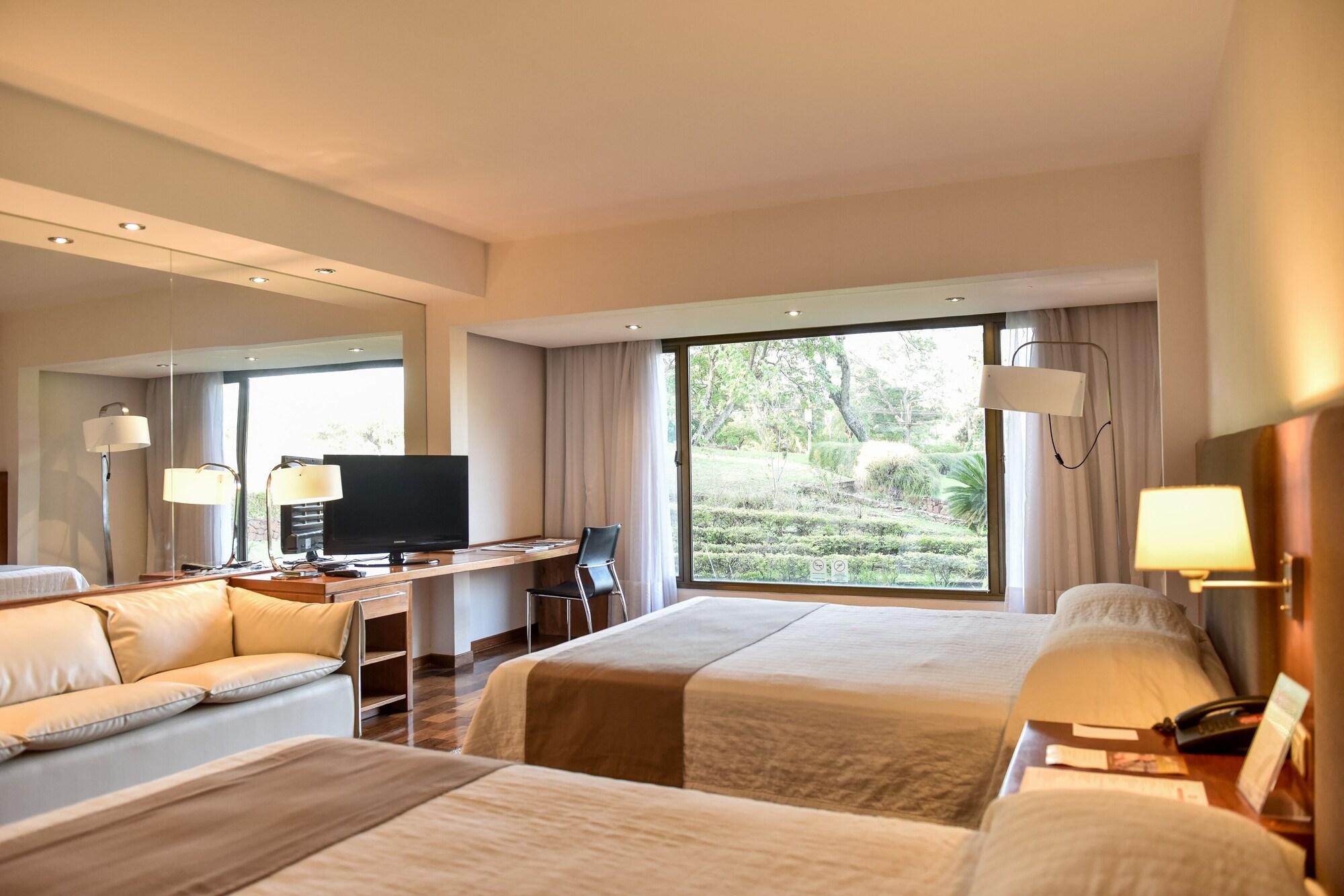 Yacht & Golf Club Paraguayo, A Tribute Portfolio Resort Lambare ภายนอก รูปภาพ